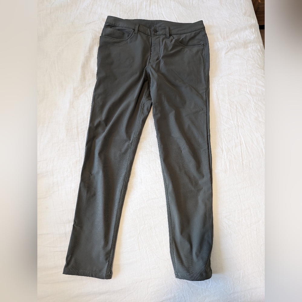 Lululemon ABC Slim Fit (Sage Green)